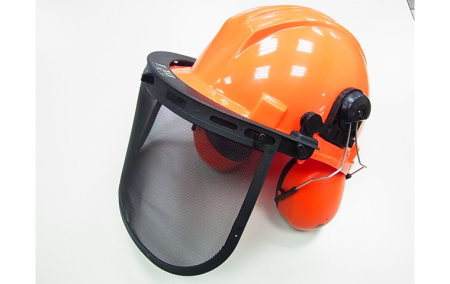 Шлем защитный LongDarPlastic со щитком и наушниками SM96756