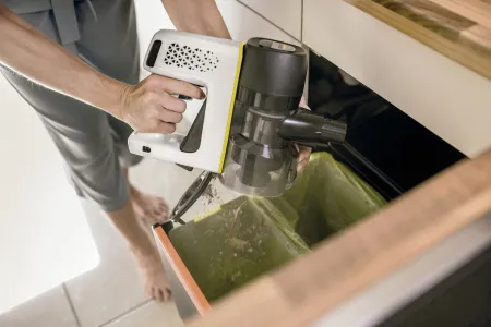 Пылесос вертикальный аккумуляторный Karcher VC 4 Cordless MyHome Pet (Полная комплектация. Отсутствует упаковочная коробка) 1.198-633.1