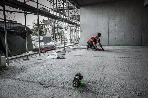 Нивелир лазерный мультилинейный Milwaukee M12 3PL-0C 4933478103