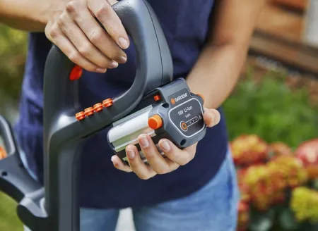 Триммер аккумуляторный Gardena EasyCut Li-18/23 Set 