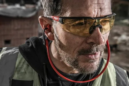 Очки с защитой от царапин и запотевания желтые Milwaukee 4932478927