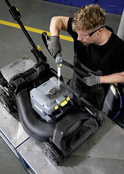 Аппарат для очистки сухим льдом со встроенным генератором сухого льда Karcher IB 10/8 L2P 1.574-200.0