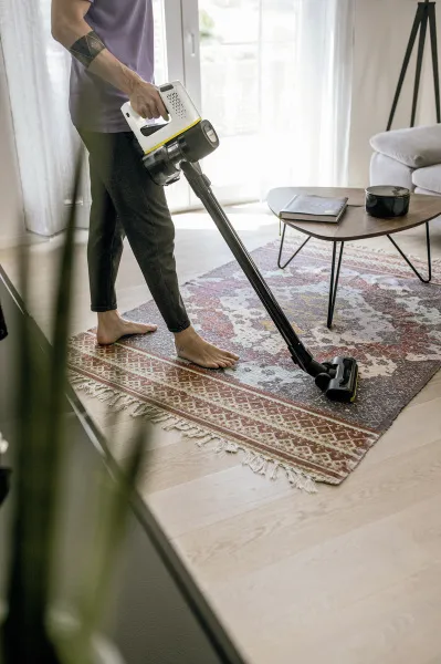 Пылесос вертикальный аккумуляторный Karcher VC 4 Cordless MyHome Pet (Полная комплектация. Отсутствует упаковочная коробка) 1.198-633.1