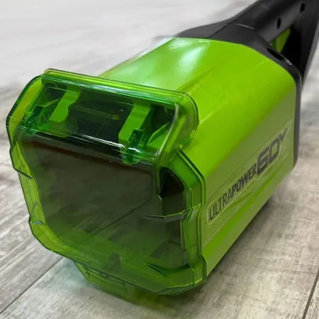 Снегоуборщик аккумуляторный Greenworks 60V GD60SSK4 (1хАКБ 4Ач и ЗУ) 30 см 2602607UB