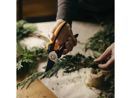 Секатор плоскостной FISKARS Solid P341 1057164