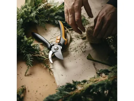 Секатор плоскостной FISKARS Solid P341 1057164