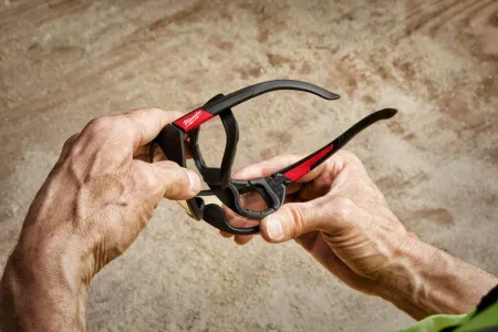 Очки с повышенной защитой с уплотняющей вставкой прозрачные Milwaukee 4932471885