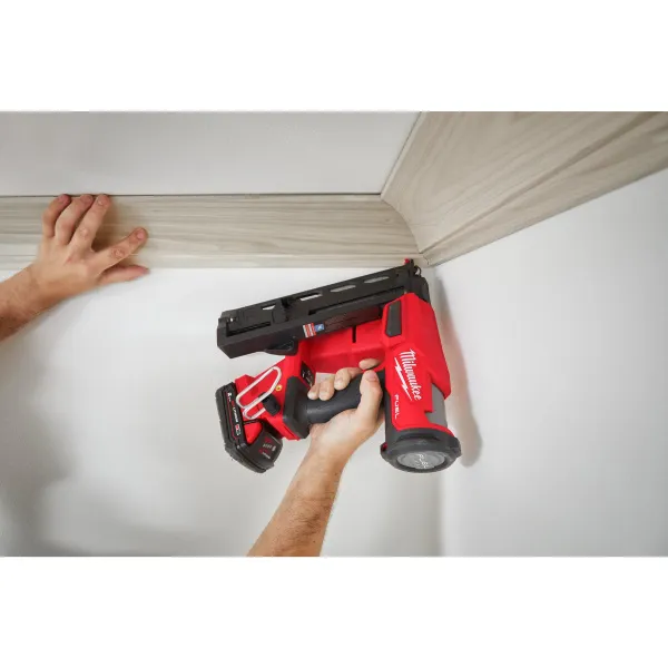 Угловой отделочный нейлер Milwaukee M18 FUEL™ 16 GA  M18 FN16GA-0X 4933478093