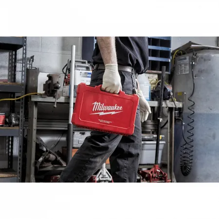 Набор метрических головок с воротком Milwaukee 3/8'' (32 предмета) 4932464945