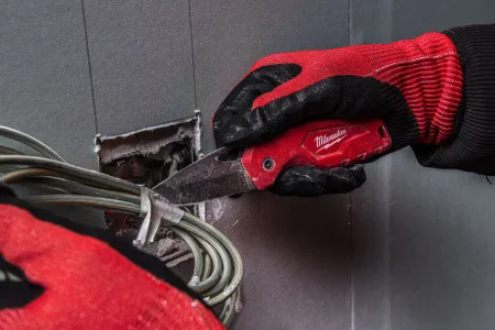 Нож выкидной FastBack 6 в 1 Milwaukee 4932478559