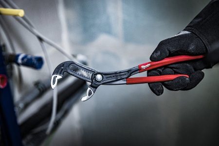 Клещи сантехнические Milwaukee 250 мм 4932492459