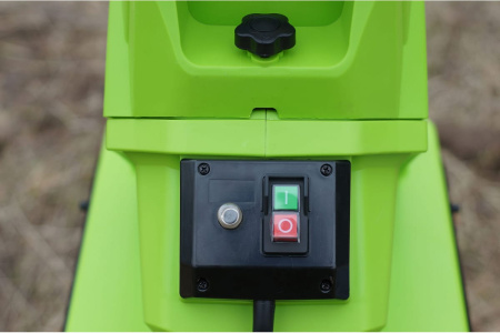 Измельчитель садовый электрический Greenworks GACSB 2206707 Садовые измельчители