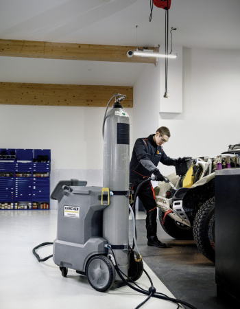 Аппарат для очистки сухим льдом со встроенным генератором сухого льда Karcher IB 10/8 L2P 1.574-200.0