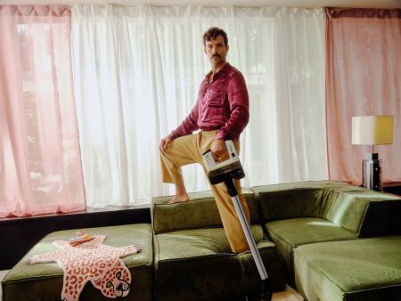 Аккумуляторный вертикальный пылесос Karcher VC 6 Cordless OurFamily Pet 1.198-673.0