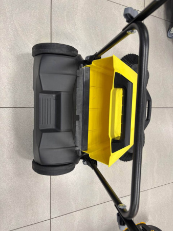 Подметальная машина Karcher S 4 Twin (мелкие потертости на корпусе, помята коробка) 1.766-360.1