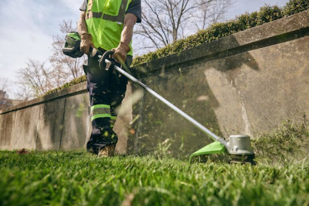 Триммер аккумуляторный Greenworks 82V GD82LTK5 (1хАКБ 5 Ач и ЗУ) 40 см 2110607UB Триммер аккумуляторный Greenworks 82V GD82LTK5 (1хАКБ 5 Ач и ЗУ) 40 см 2110607UB