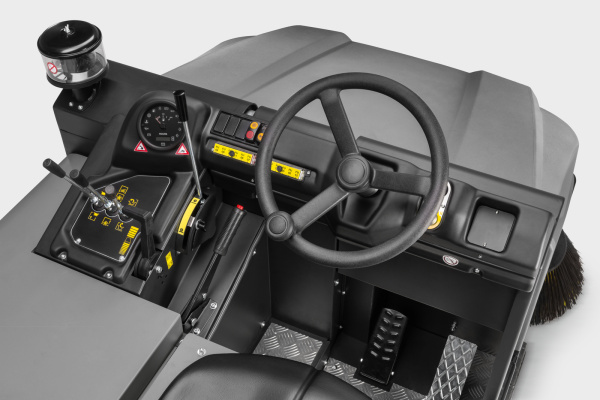 Подметальная машина Karcher KM 120/250 R D Classic 1.186-000.0