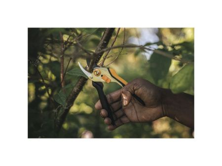 Секатор плоскостной металлический FISKARS Solid  P331 1057163