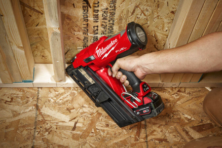 Гвоздезабиватель Milwaukee M18 FFN-502C 4933471404 Степлеры