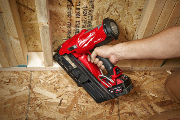 Гвоздезабиватель Milwaukee M18 FFN-502C 4933471404 Степлеры