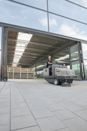 Подметальная машина Karcher KM 120/250 R D Classic 1.186-000.0