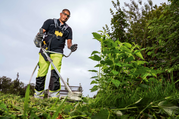 Аккумуляторный кусторез Karcher BCU 260/36 Bp