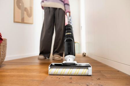 Вертикальный моющий пылесос Karcher FCV 4 Dry 1.056-135.0