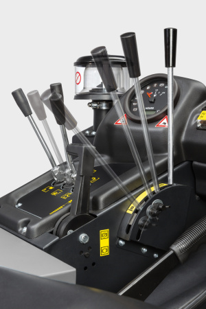 Подметальная машина Karcher KM 120/250 R D Classic 1.186-000.0