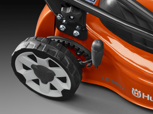 Газонокосилка электрическая Husqvarna LC 141C 967 09 93-01 Газонокосилки и сенокосилки