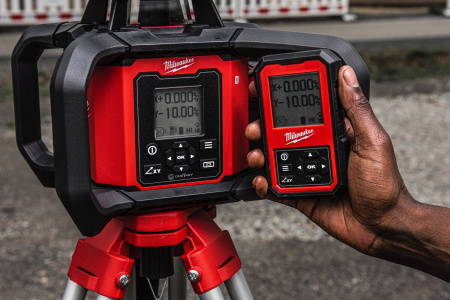 Аккумуляторный ротационный лазерный нивелир Milwaukee M18 RLOHV1200-501C 4933493204