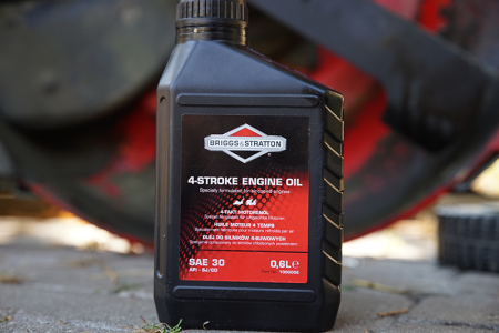 Масло SAE-30 0,6л Briggs&Stratton для 4-х тактных двигателей 100005E