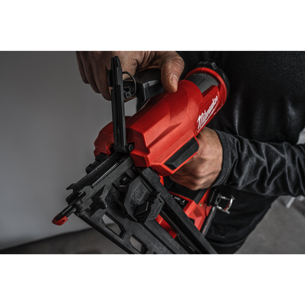 Угловой отделочный нейлер Milwaukee M18 FUEL™ 16 GA  M18 FN16GA-0X 4933478094 Угловой отделочный нейлер Milwaukee M18 FUEL™ 16 GA  M18 FN16GA-0X 4933478094