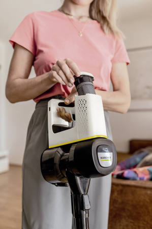 Пылесос вертикальный аккумуляторный Karcher VC 4 Cordless MyHome Car 1.198-632.0 Пылесос вертикальный аккумуляторный Karcher VC 4 Cordless MyHome Car 1.198-632.0