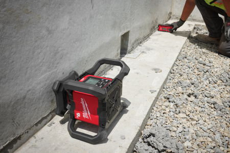 Аккумуляторный ротационный лазерный нивелир Milwaukee M18 RLOHV1200-501C 4933493204