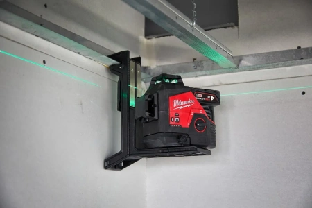 Нивелир лазерный мультилинейный Milwaukee M12 3PL-0C  4933478103 Нивелир лазерный мультилинейный Milwaukee M12 3PL-0C  4933478103