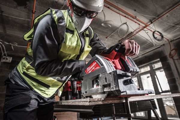 Аккумуляторная погружная пила Milwaukee M18 FPS55MC-552P FUEL 4933499456