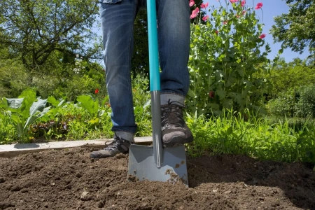 Садовые лопаты и вилы