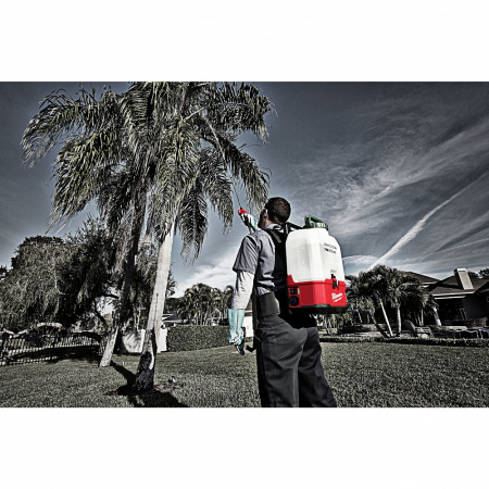 Опрыскиватель Milwaukee с ёмкостью для химии M18™ SWITCH TANK™ на 15 л 4933464964