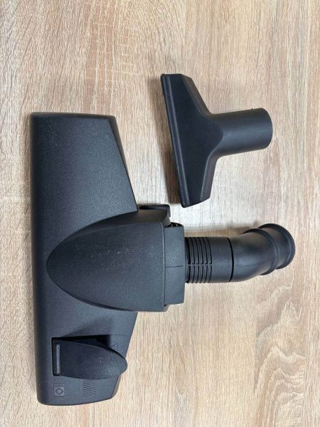 Комплект бытовых насадок для пылесосов Karcher серии SE и WD (помята упаковка) 2.863-356.1