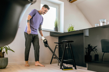 Пылесос вертикальный аккумуляторный Karcher VC 4 Cordless MyHome Car 1.198-632.0 Пылесос вертикальный аккумуляторный Karcher VC 4 Cordless MyHome Car 1.198-632.0