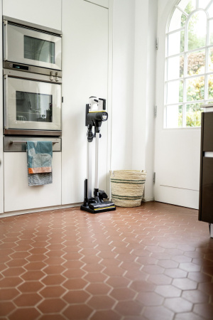 Пылесос аккумуляторный вертикальный Karcher VC 7 Cordless yourMax Extra 1.198-714.0