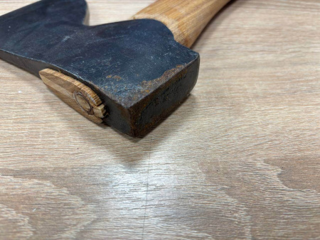 Топор Husqvarna плотницкий (коррозия на топорище) 576 92 65-01.Y