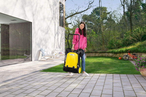 Подметальная машина Karcher S 4 Twin  Подметальная машина Karcher S 4 Twin