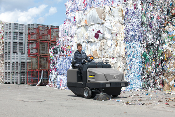 Подметальная машина Karcher KM 130/300 R D 1.186-120.0