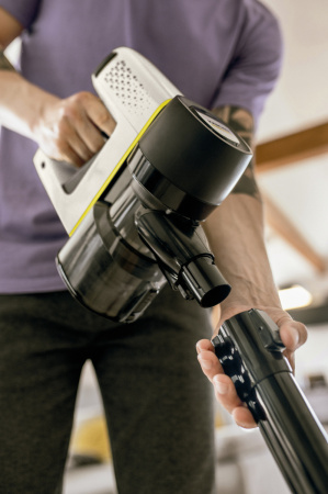 Пылесос вертикальный аккумуляторный Karcher VC 4 Cordless MyHome Car 1.198-632.0 Пылесос вертикальный аккумуляторный Karcher VC 4 Cordless MyHome Car 1.198-632.0
