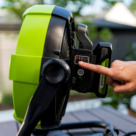 Вентилятор с гибридным питанием Grenworks 24V /110-240V, 25,4 см, 14,2 м3/мин (без АКБ и ЗУ) 3503407 Вентилятор с гибридным питанием Grenworks 24V /110-240V, 25,4 см, 14,2 м3/мин (без АКБ и ЗУ) 3503407