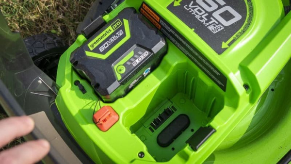 Газонокосилка аккумуляторная Greenworks GD60LM51SPK4 2514307UB Газонокосилки и сенокосилки
