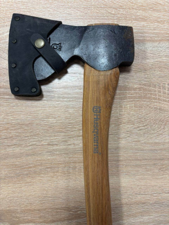 Топор Husqvarna плотницкий (коррозия на топорище) 576 92 65-01.Y