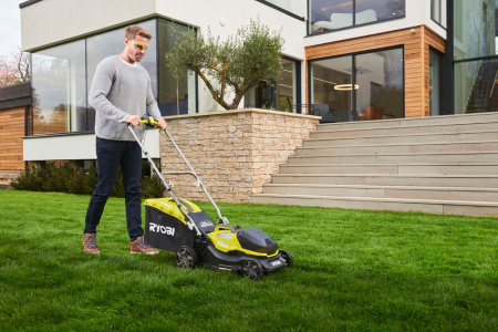 Газонокосилка аккумуляторная Ryobi RY18LMX37A-150 ONE + 5133004582 Газонокосилки и сенокосилки