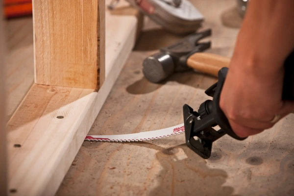 Полотно для сабельной пилы, демонтажное по дереву, дереву с гвоздями, пластику Milwaukee THE AX 150 мм/ шаг зуба 5 мм (5 шт) (экоупак.) (замена для 48005021) 48475021